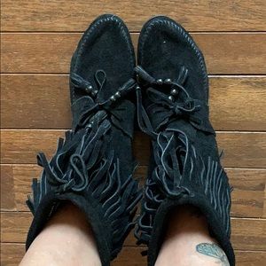Minnetonka Black Suede Fringe Boots